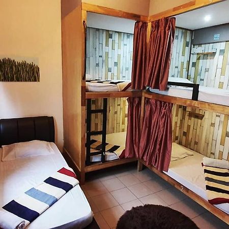 Auberge de jeunesse Escape Backpackers Kk à Kota Kinabalu Extérieur photo
