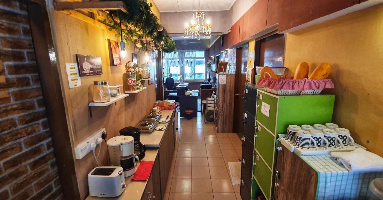 Auberge de jeunesse Escape Backpackers Kk à Kota Kinabalu Extérieur photo