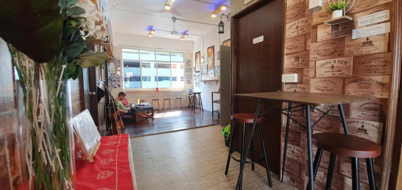 Auberge de jeunesse Escape Backpackers Kk à Kota Kinabalu Extérieur photo